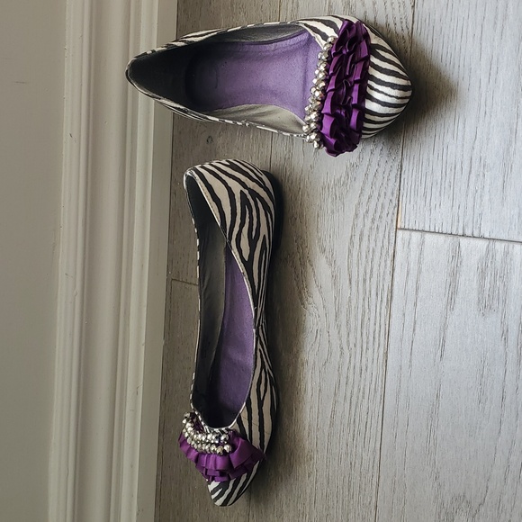 Guess zebra flats - Picture 2 of 12